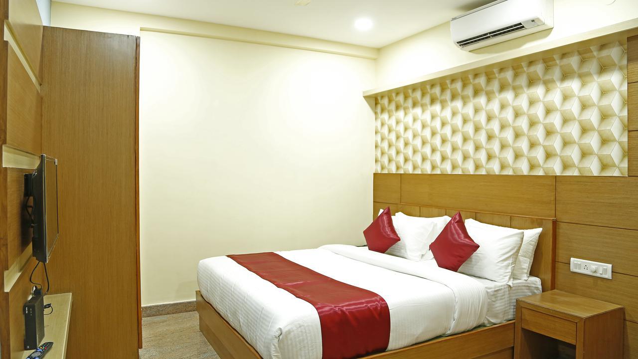 Shoba Elite Hotell Bangalore Exteriör bild