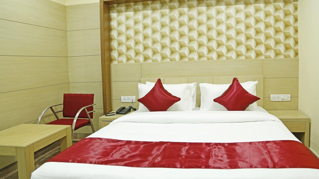 Shoba Elite Hotell Bangalore Exteriör bild