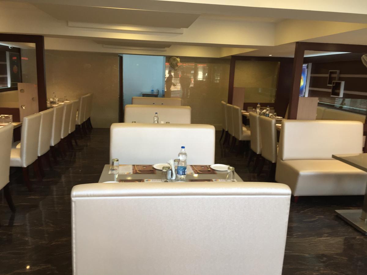 Shoba Elite Hotell Bangalore Exteriör bild